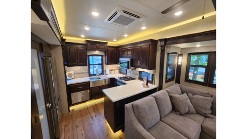 Mocha-Rear-Kitchen-1920-x-1080-px