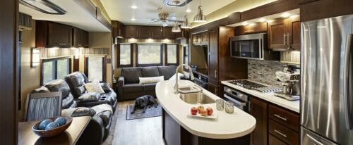 Summit kitchen & living rooms